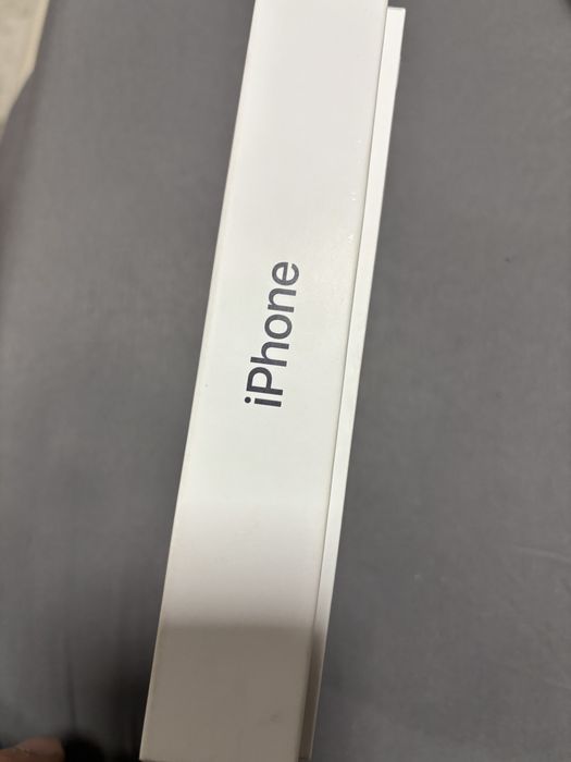 Cutie noua telefon iphone 15