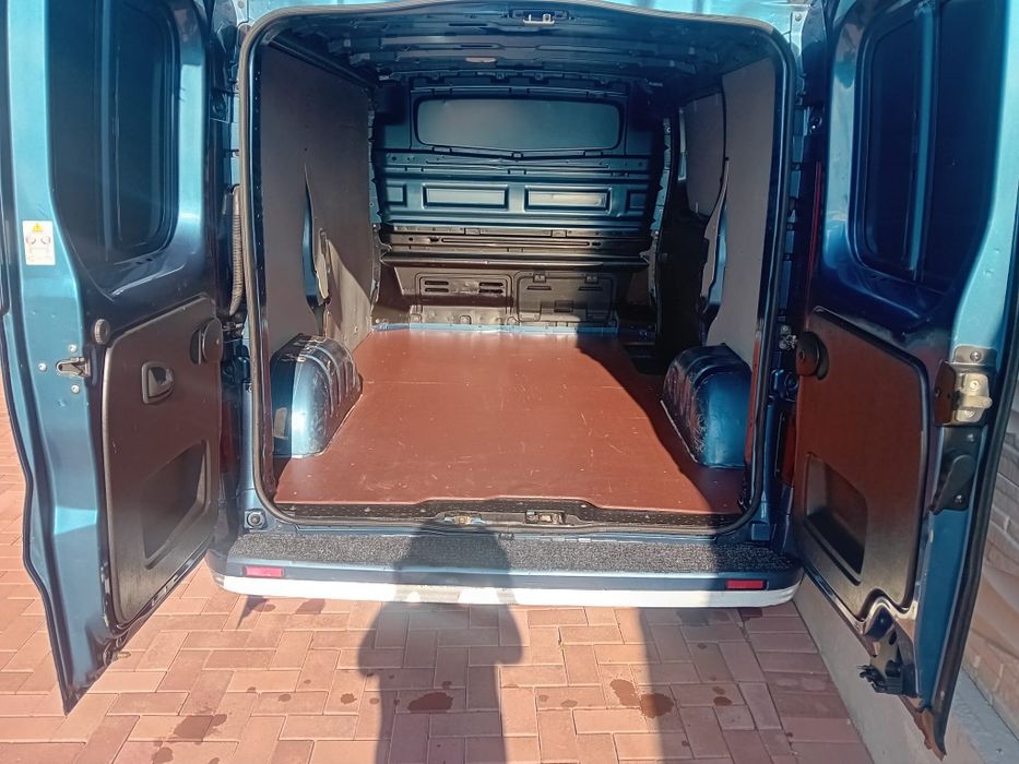 Vand Opel Vivaro biturbo 140 cai, revizuit complet, identic cu  Renault Trafic