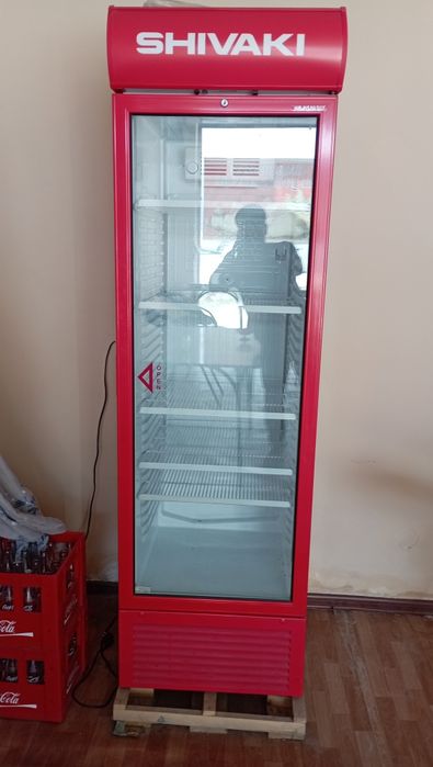 Muzqaymoq apparatlar sotiladi.