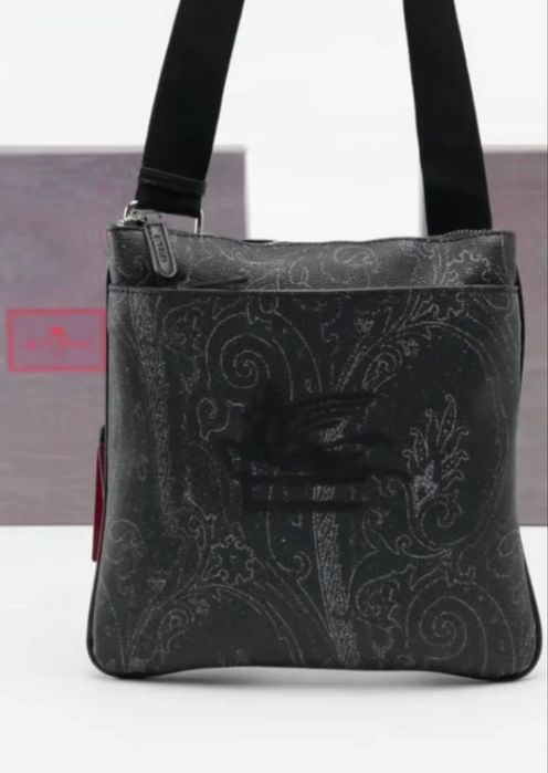 В наличии барсетка Etro Milano