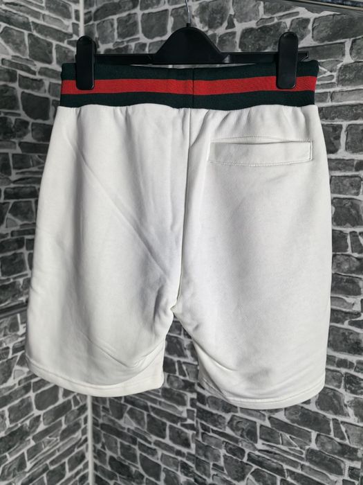 GG  къси панталони