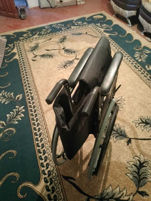 Инвалидная коляска в хорошем состоянии