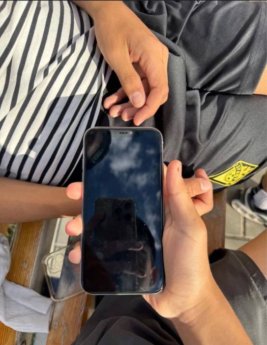 Обменяю iPhone 11 64 гб 71% акб