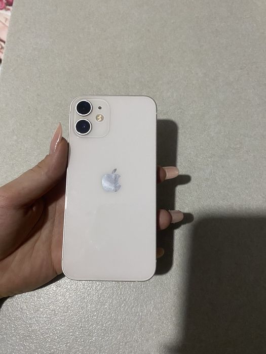 iPhone 12 mini,in stare foarte bună