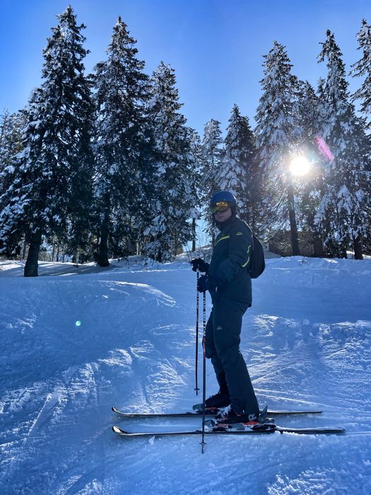 Geaca si pantaloni ski McKinley