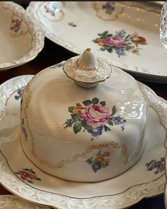 Голям антикварен порцеланов сервиз Graf von Henneberg – 52 части