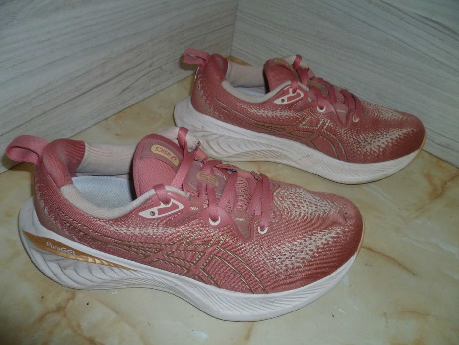 ASICS маратонки №40