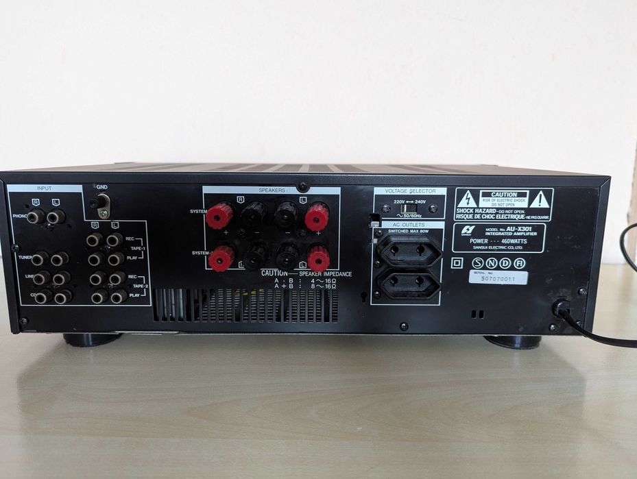 Усилвател SANSUI AU-X301
