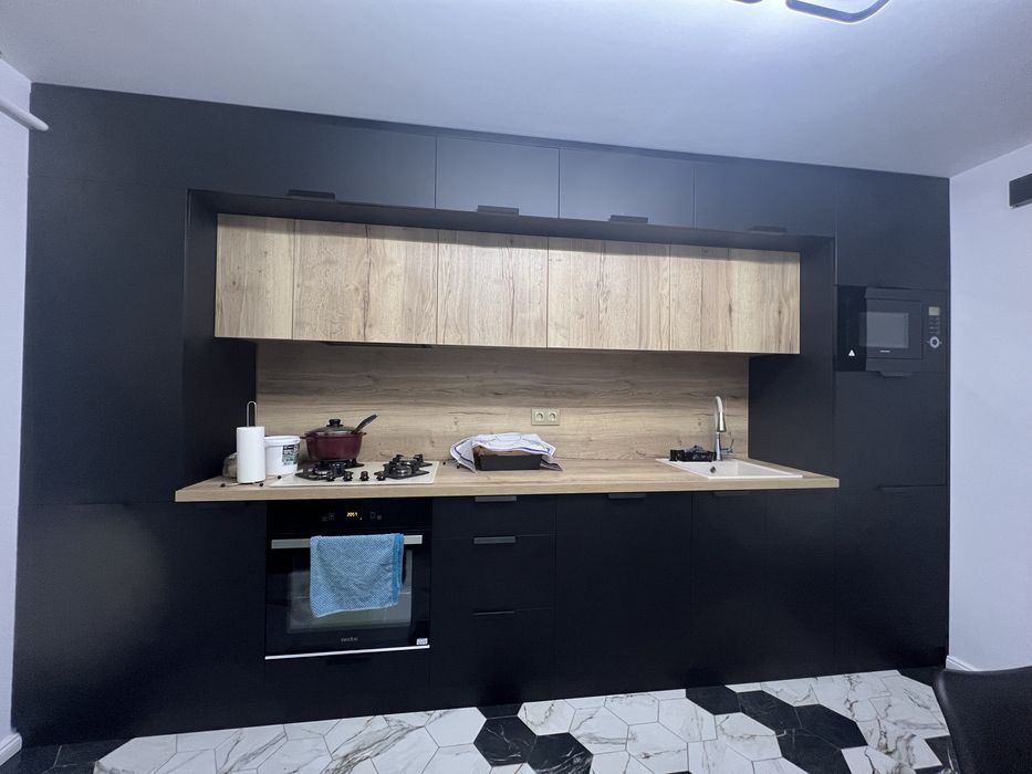 Execut mobila la comanda si ansamblez piese de mobilier