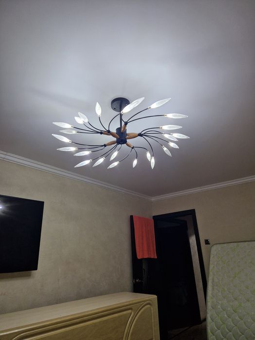 Люстра для зала..