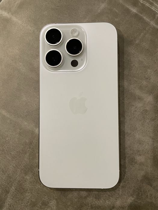 iPhone 12 i IPhone 15 PRO 128GB бели