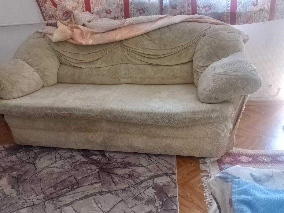 Подарявам Диван , Пловдив Тракия