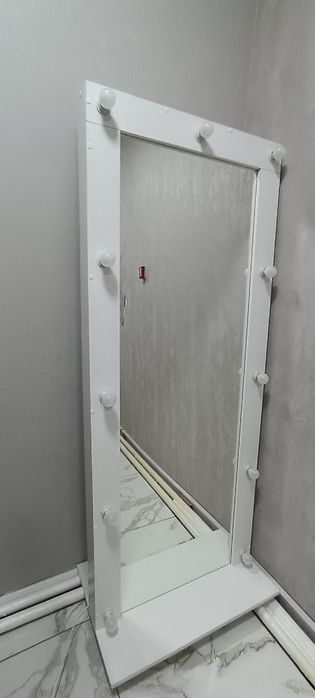 Продам зеркало в идеальном состоянии