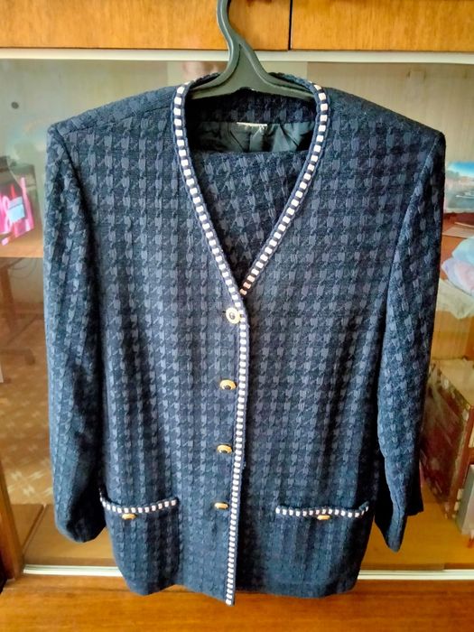 Женские вещи разные.