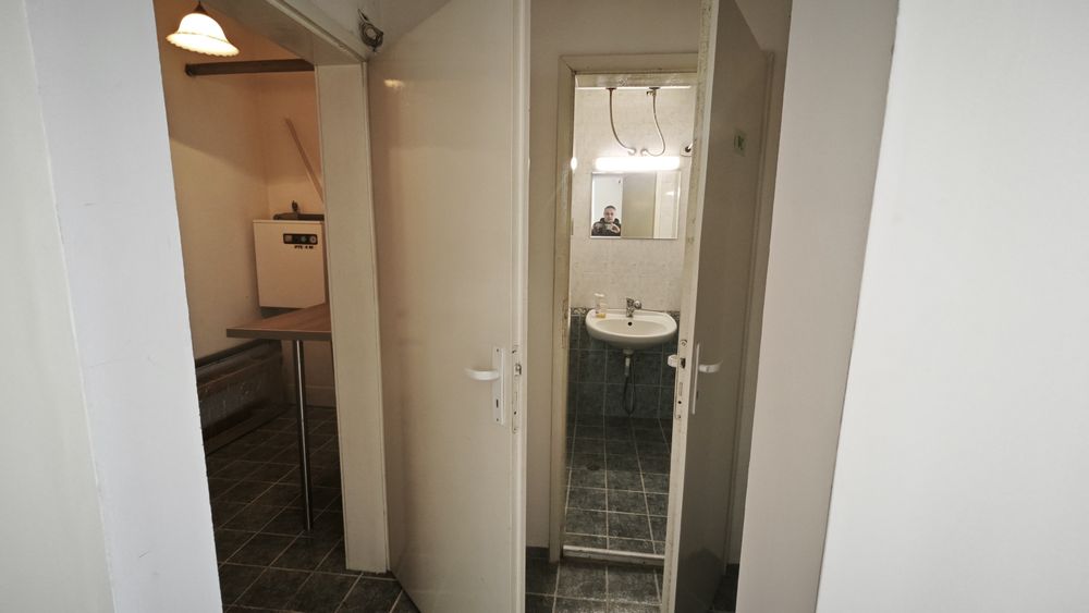 Под наем: Офис, помещение, магазин.