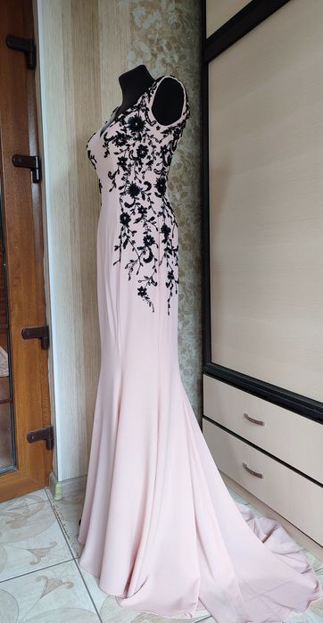 Вечернее платье новое красивое