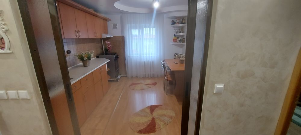 Vând apartament 3 camere