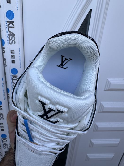 Louis Vuitton marimea 42