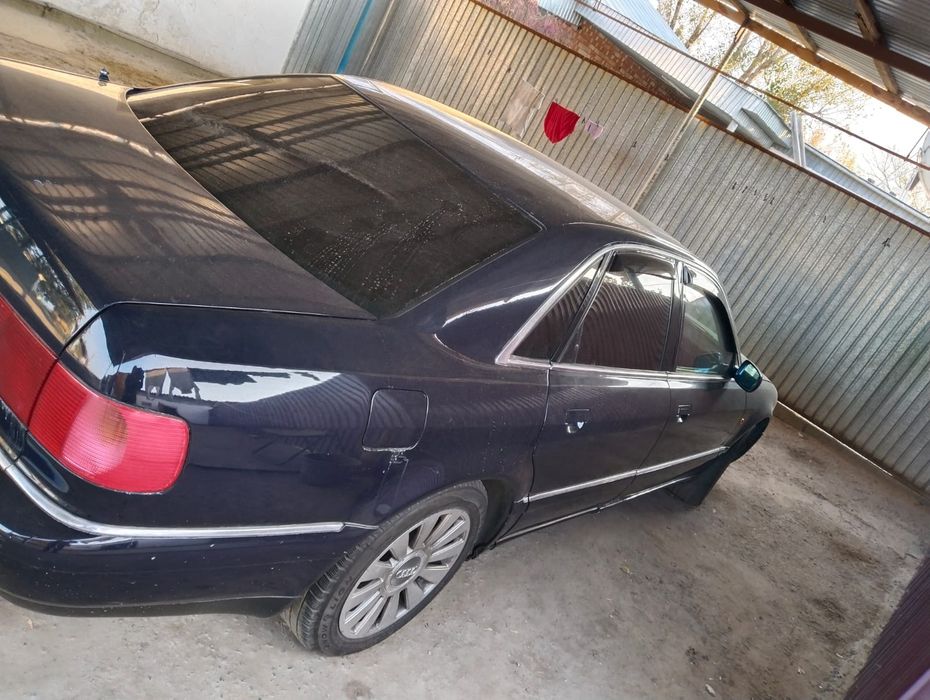 Audi A8 D2 продам