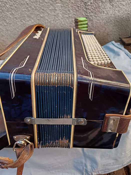 Акордеон ,,Alfred Arnold"