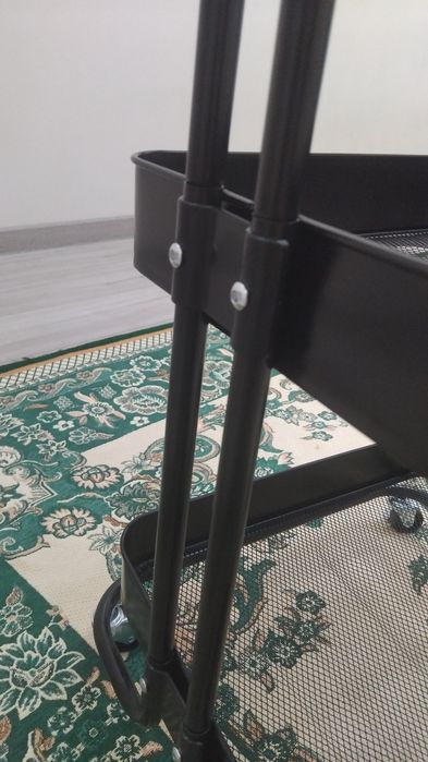 Этажерка для салона