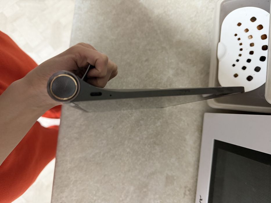 Планшет Lenovo YOGO