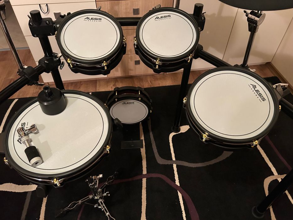 Alesis Strata Core Drum Set