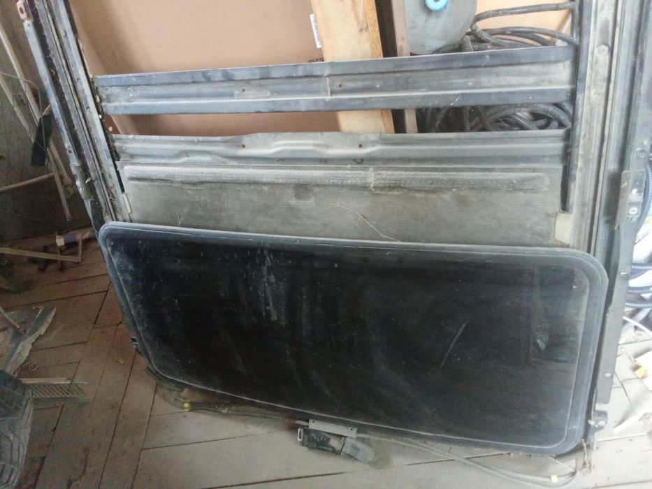 Продам автомобильный люк.