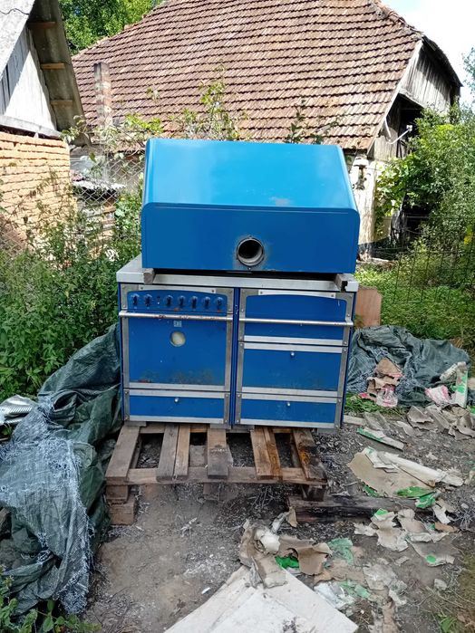 Vând aragaz cu hota uzat aduse din Italia și pentru cei interesați am si iepurași sat Tamaia