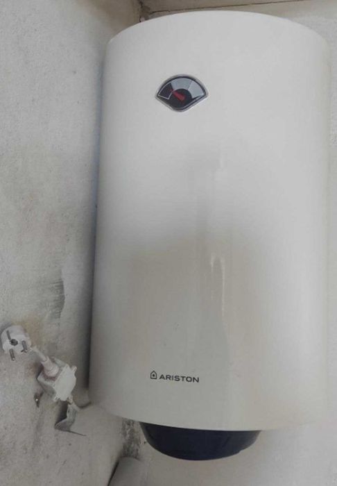 Титан Ariston ABS BLU R 80 V