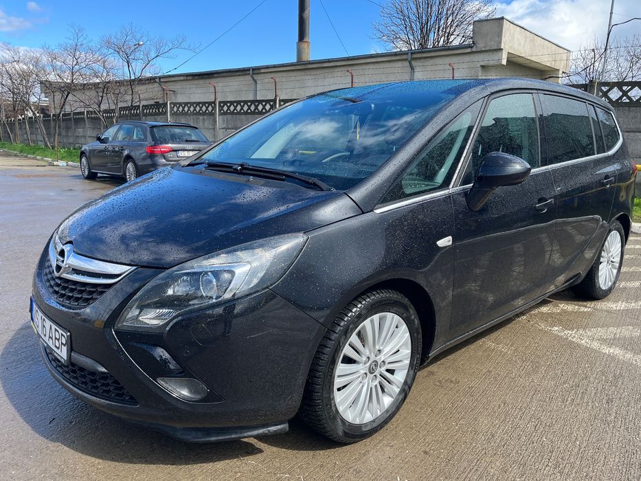Opel Zafira 2015
