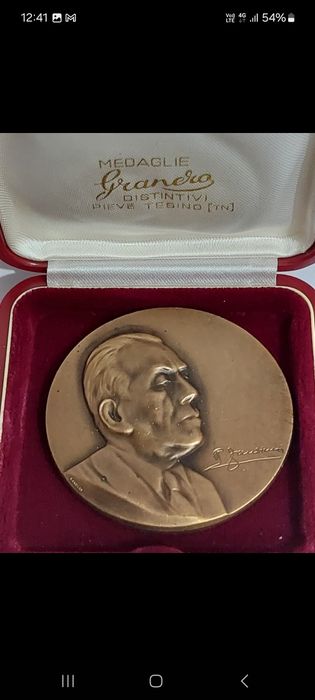 Medalie Bronz Centenar Riccardo Zandonai (1983) – Sculptor E. Cravero