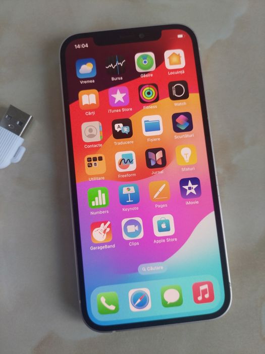 Vând Apple iPhone 12 alb [spart pe spate și cască defectă] /poze reale