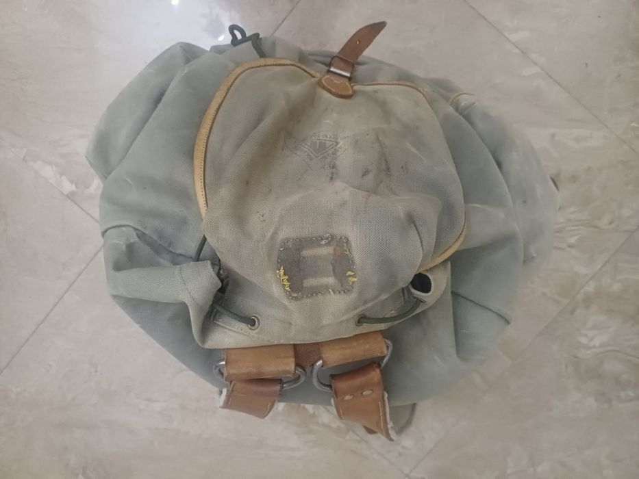 Стара брезентова туристически раница
