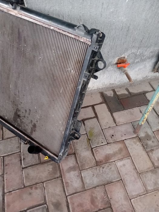 Радиатор. Toyota Land Cruiser.