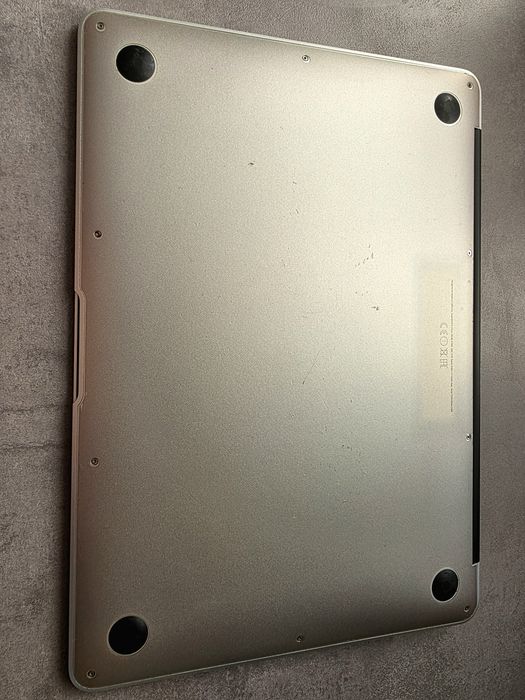 MacBook Air 13" 2017 – i5 1.8GHz / 8GB RAM / Intel HD 6000 cu Magic Mouse inclus