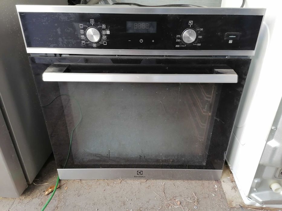 Продавам Фурна за вграждане