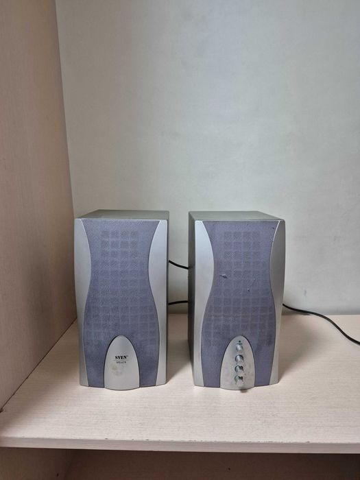 Продам 2 колонки в рабочем состоянии