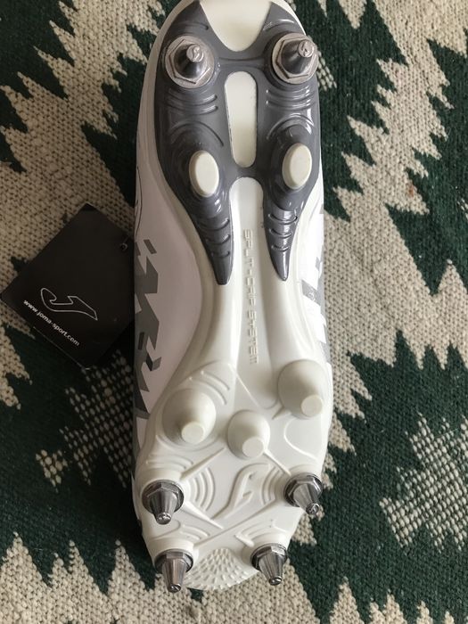 Футболни бутонки Joma