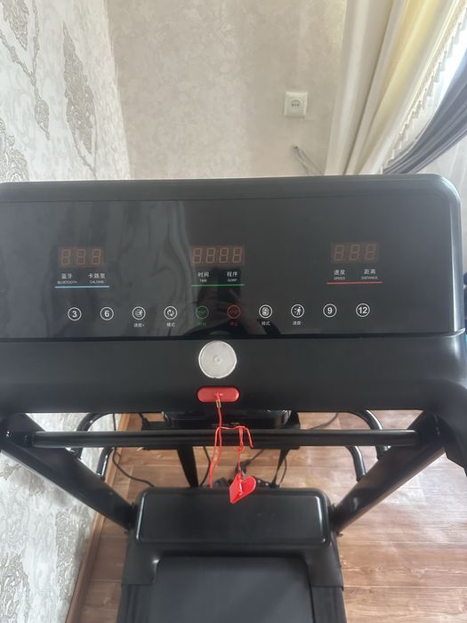 Продом беговую дорожку