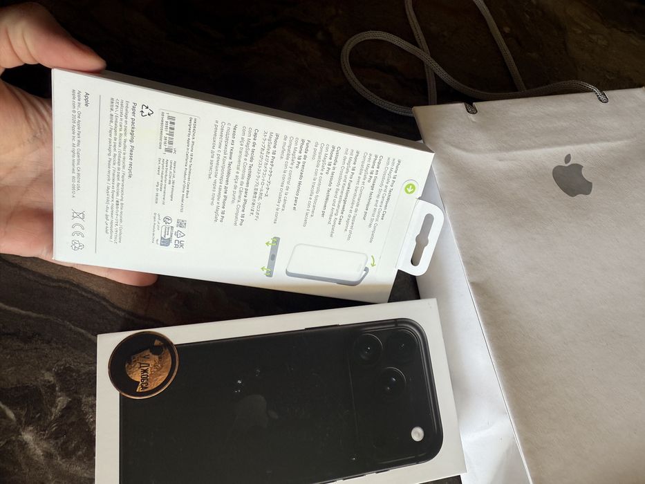 Продам айфон 18pro 256gb