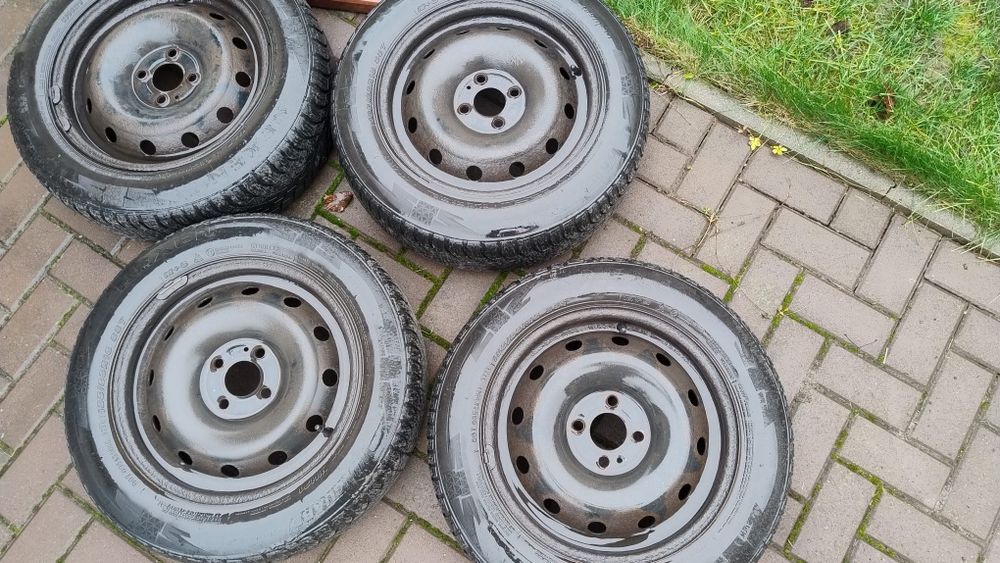 Jante cu anvelope Dacia Logan 4 x 100 185 65 15 m + s