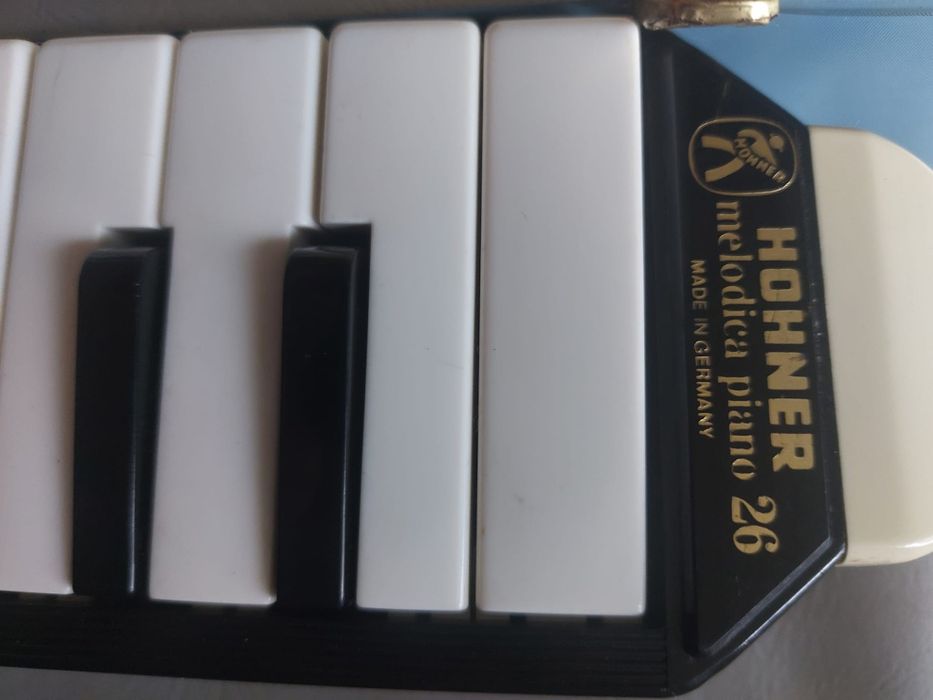 Hohner  melodica 26