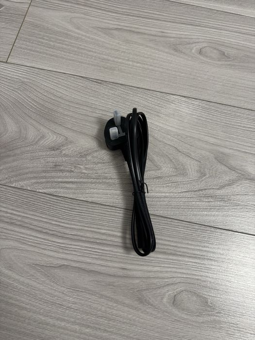 De  vânzare volan, pedale și schimbător Logitech pentru Ps4/Ps5