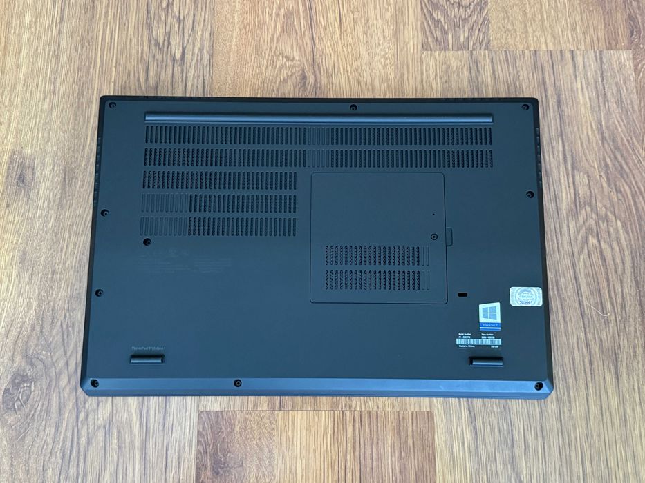 15.6' Full HD IPS Core i9-10885H Lenovo ThinkPad P15 32GB DDR4/512GB NVMe/RTX 4000 8GB/Бат 6ч