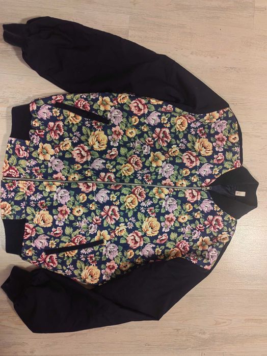 Дамско яке бомбър