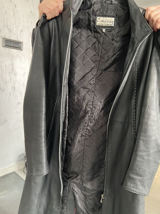 Дълго кожено манто