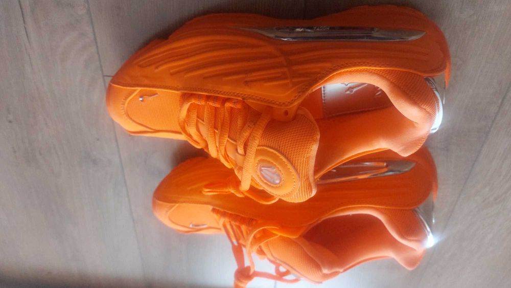 Продам кроссовки