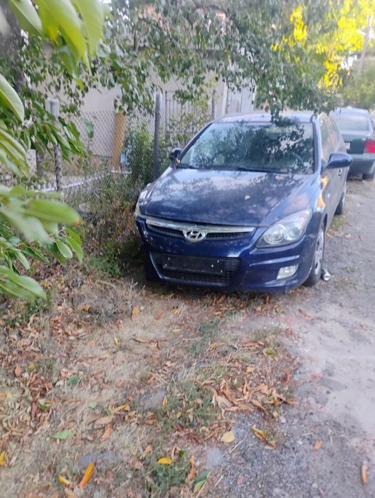 Продавам на части Hyundai i30