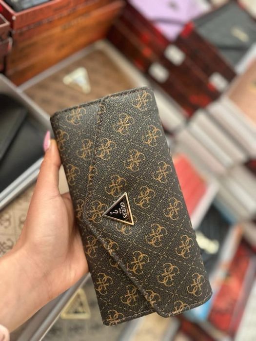 Дамски портмонета GUESS